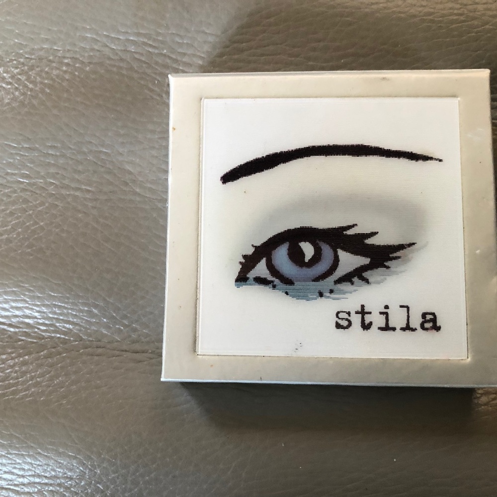 -Stilla Eye Shadow -Smoky Eye Talking Palette